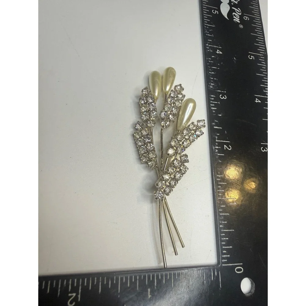 Vintage Gold Tone Rhinestone Faux Pearl Floral Spray Brooch Pin Wheat Motif